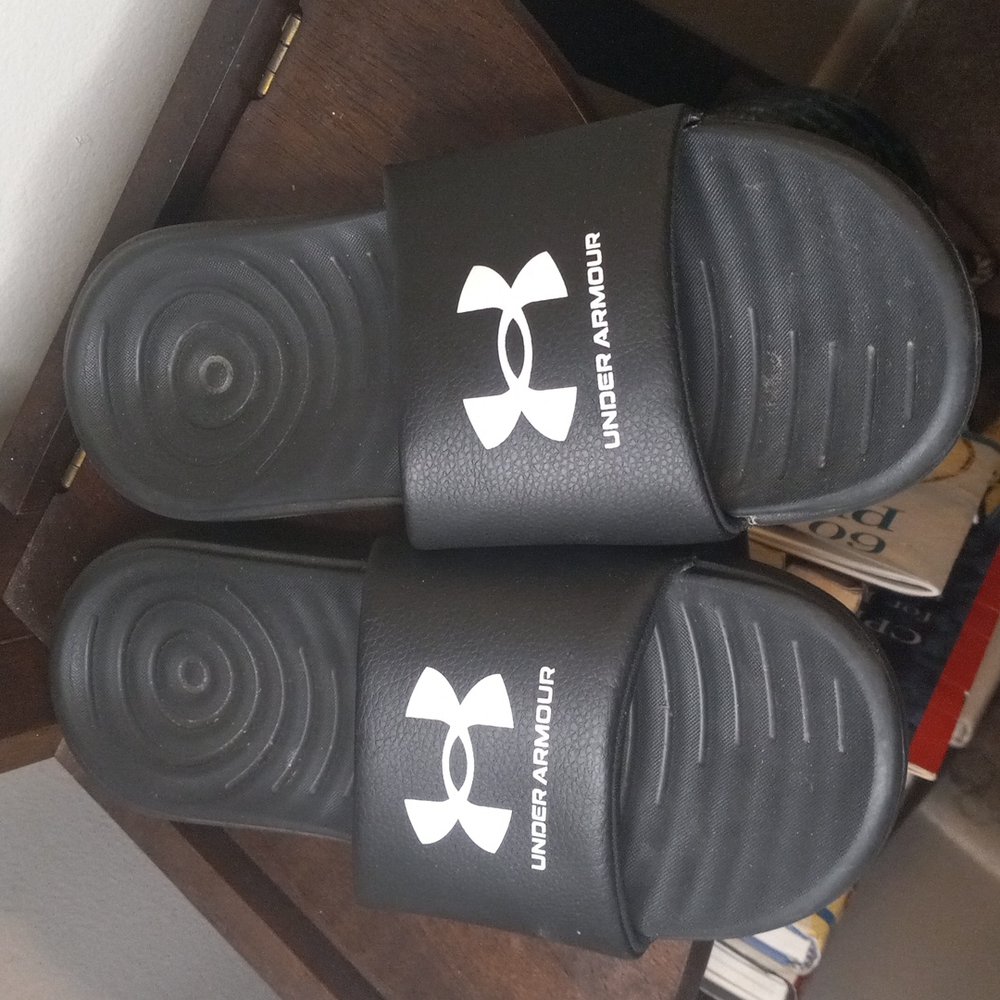 Under Armour Slides  Sz 9